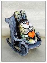 Заяц с сердцем в кресле-качалке (Шамот)