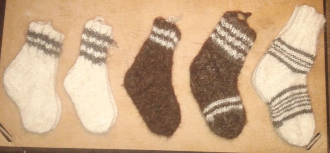 Заказать детские носки ручной вязки из козьего пуха 